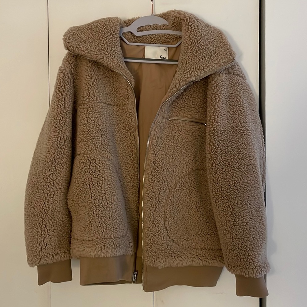 Aritizia Wilfred Free Teddy Sherpa jacket